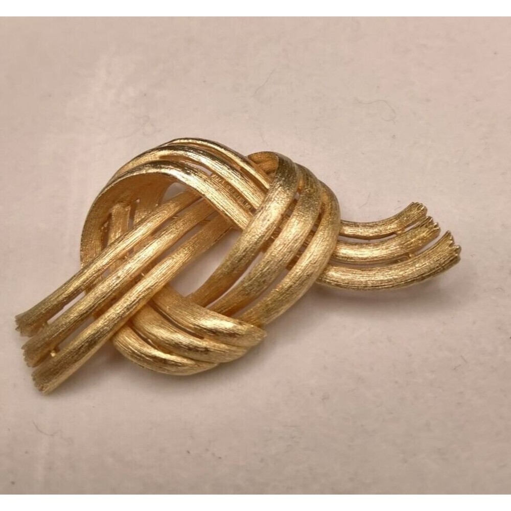 VTG Signed LISNER Large Gold Tone Knot Brooch Pin
